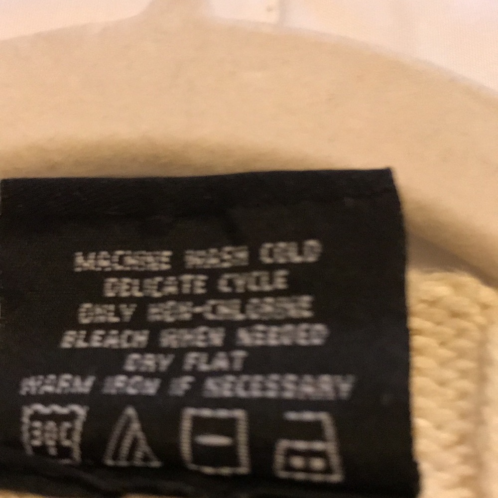 RALPH LAUREN. Polo Jeans Co. /  100 % Cotton Sweater Tan, w/ Red and Blue - Picture 5 of 6